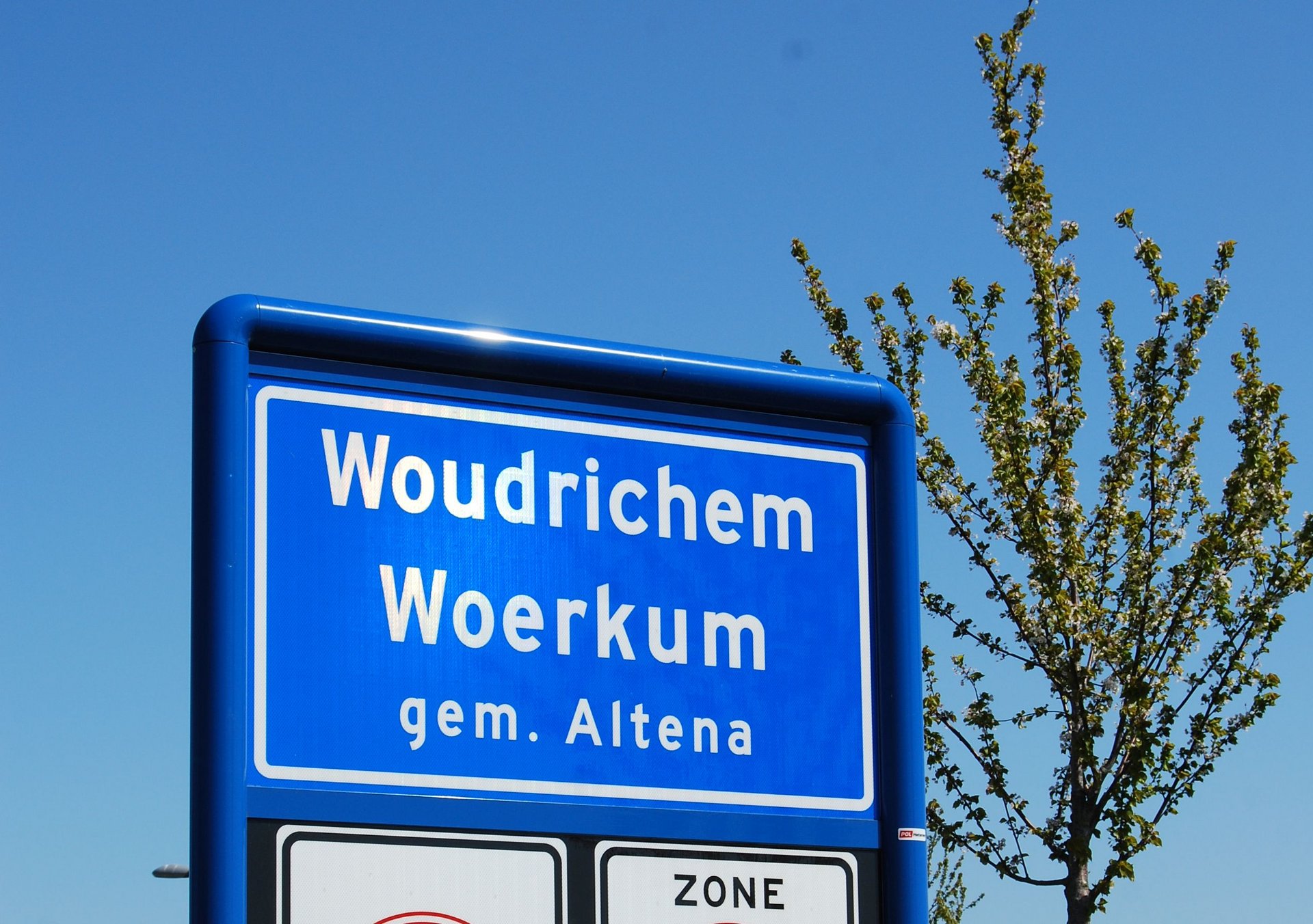 Woudrichem: werkzaamheden Waalplein en Merwedeplein