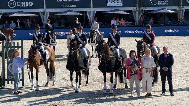 Biesboschruiters winnen CHIO Zuid-Holland Cup Dressuur en nemen bokaal mee naar huis