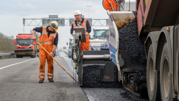 Rijkswaterstaat kondigt aan: grote hinder en lange afsluitingen op A15 tussen Ridderkerk en Deil