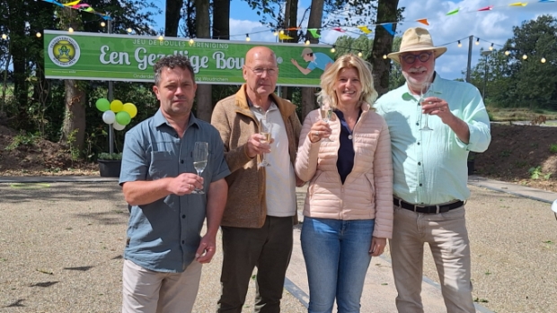 Jeu de Boules banen in Woudrichem geopend: ‘Mooiste in de regio’