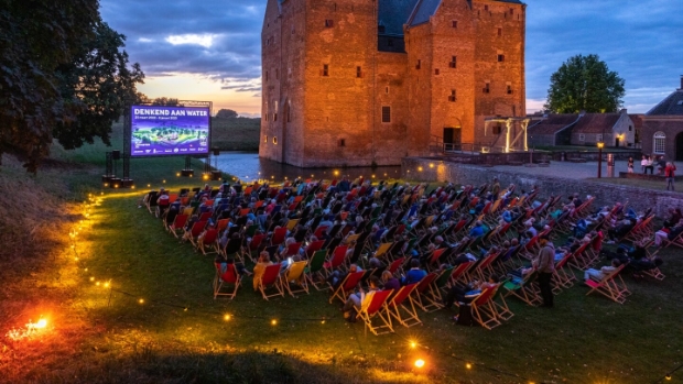 Sfeervolle filmavonden komen terug op Slot Loevestein