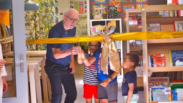 Volledig vernieuwde schoolbibliotheek geopend bij Basisschool Oudendijk