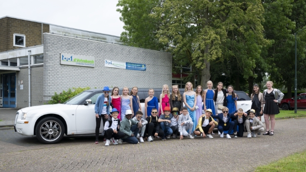 Eindfeest in stijl van groep 8 van d’Uylenborch in Almkerk