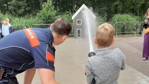 Niet alleen agrarische sector op Boerenerfdag in Dussen, ook brandweer aanwezig