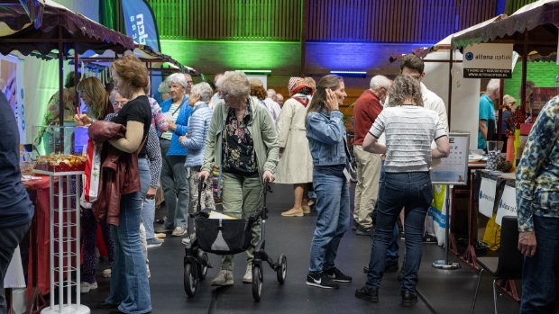 Informatiemarkt in Almkerk over wonen, zorg en welzijn: ‘Ontwikkelingen volgen elkaar snel op’