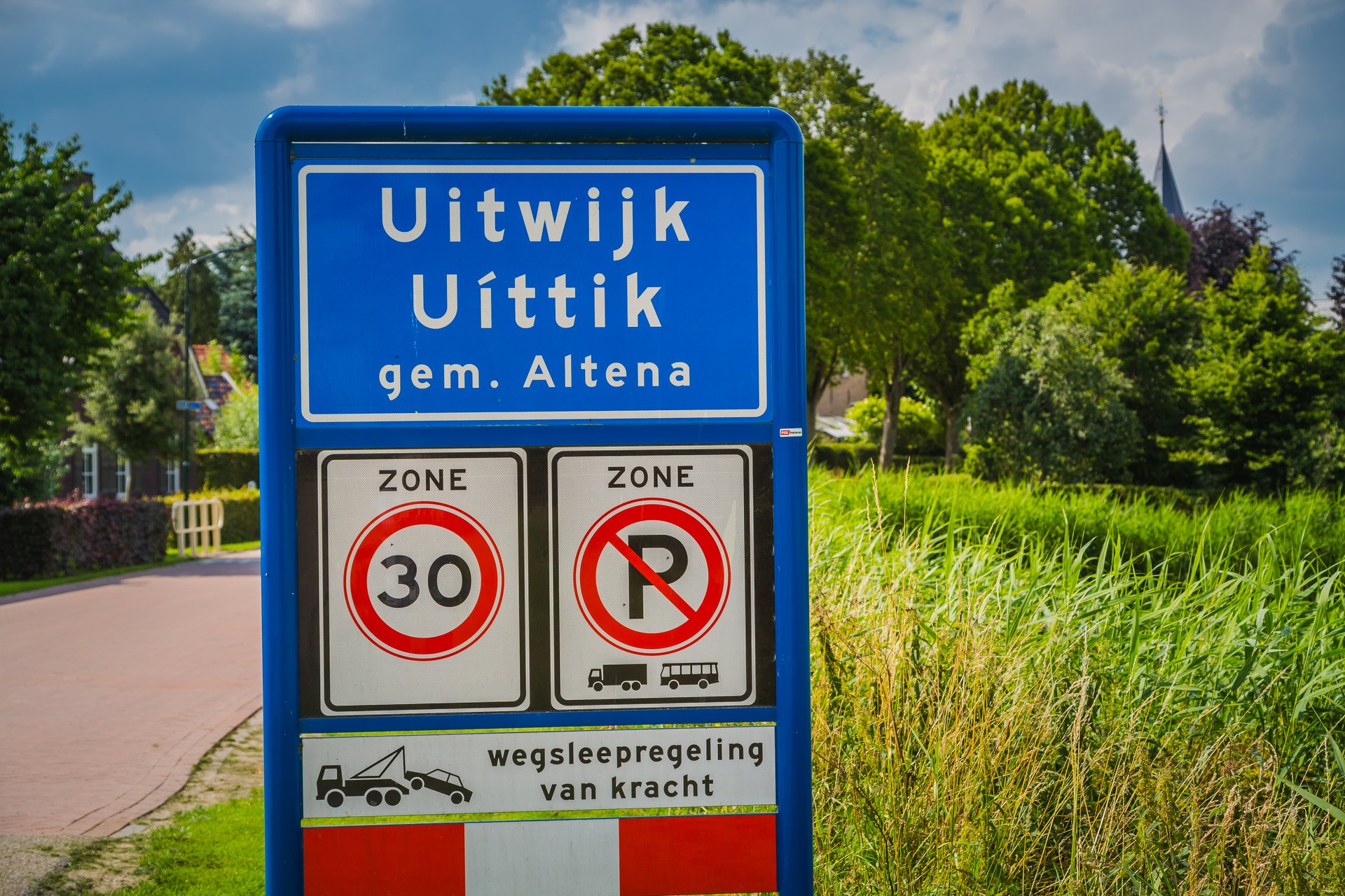 Uitwijk: herstelwerkzaamheden aan de Lageweg
